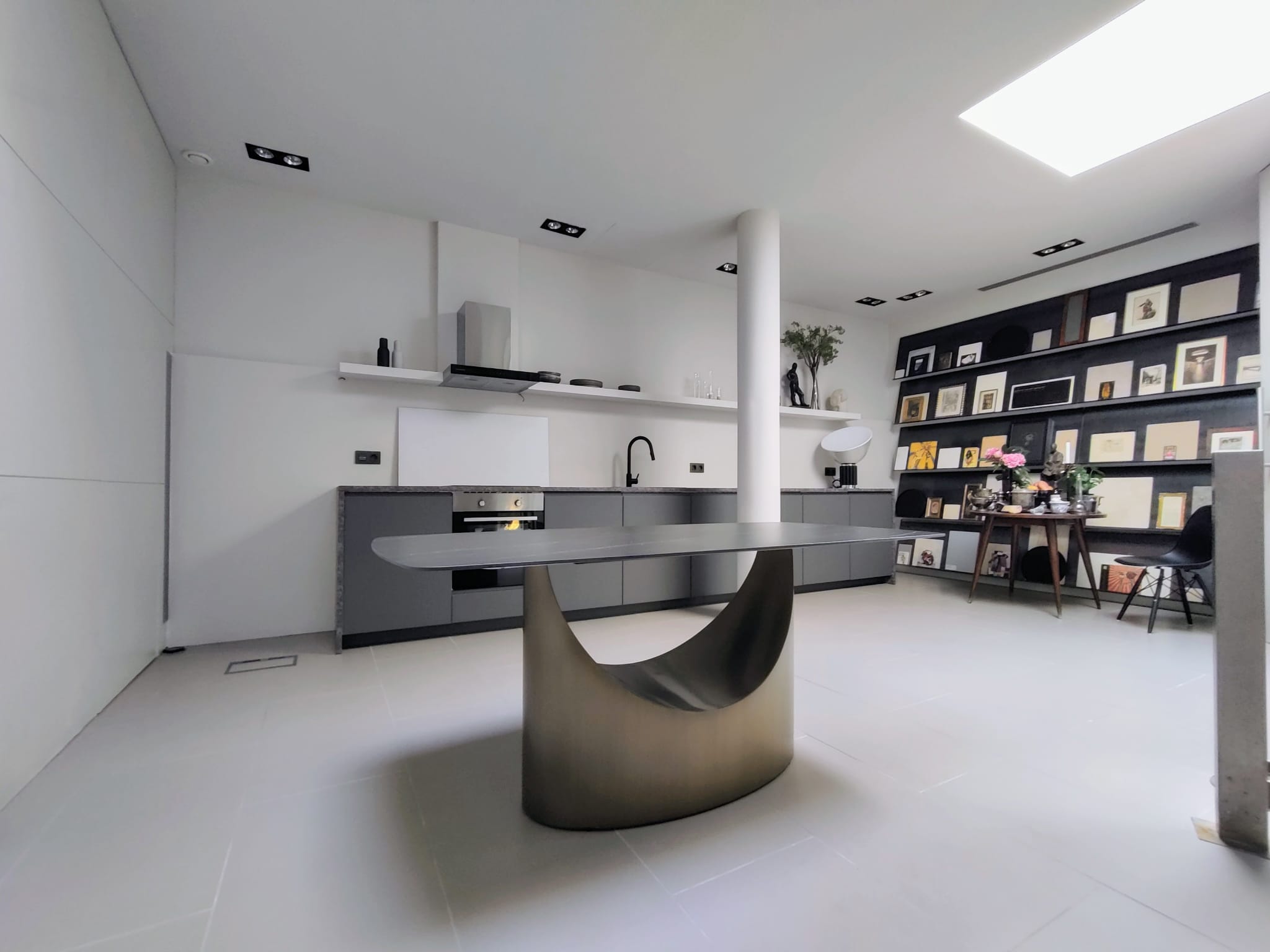 Style loft, idéal pour un indépendant qui souhaite y vivre et/ou y travailler. — photo 9