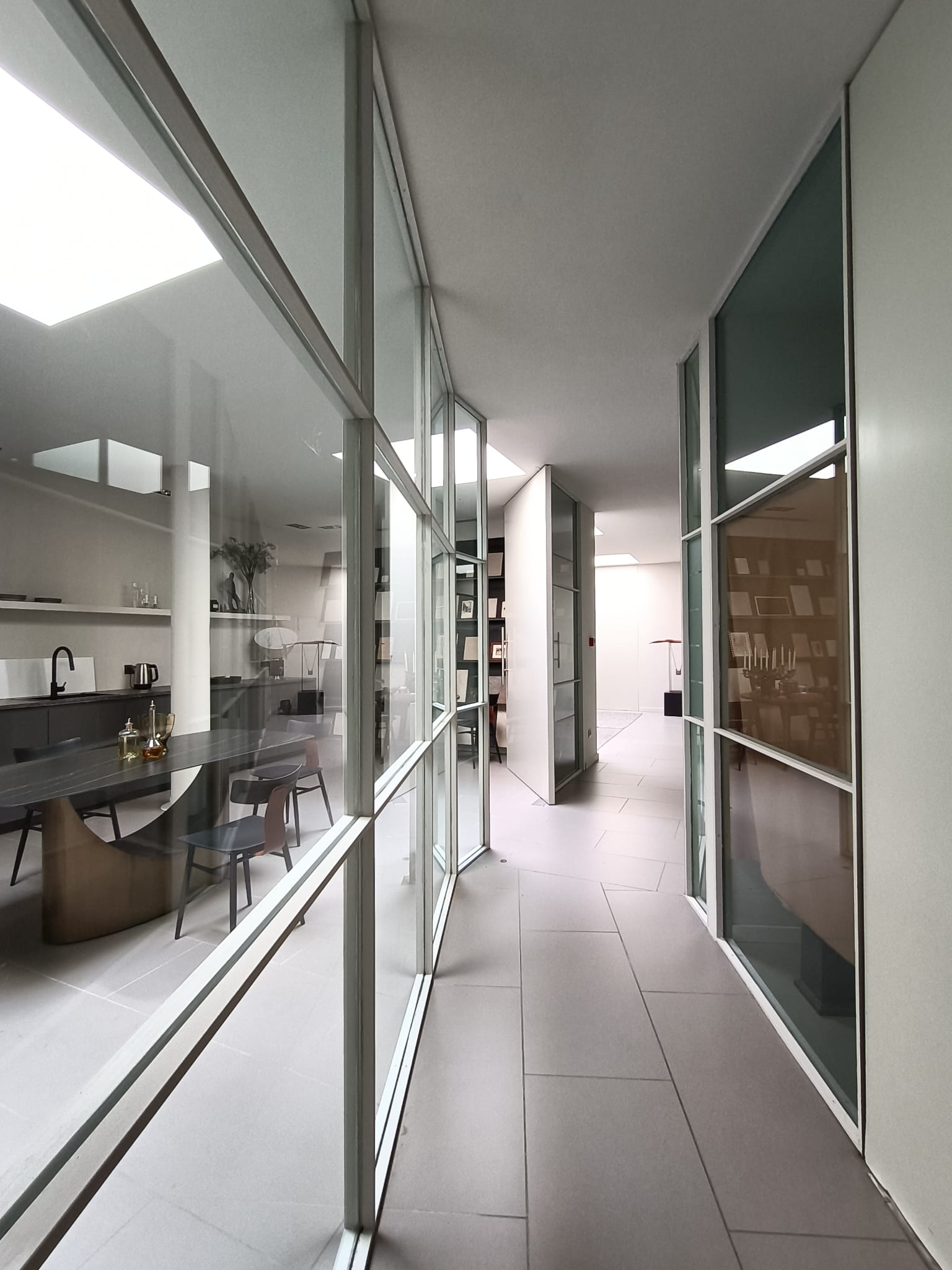 Style loft, idéal pour un indépendant qui souhaite y vivre et/ou y travailler. — photo 15