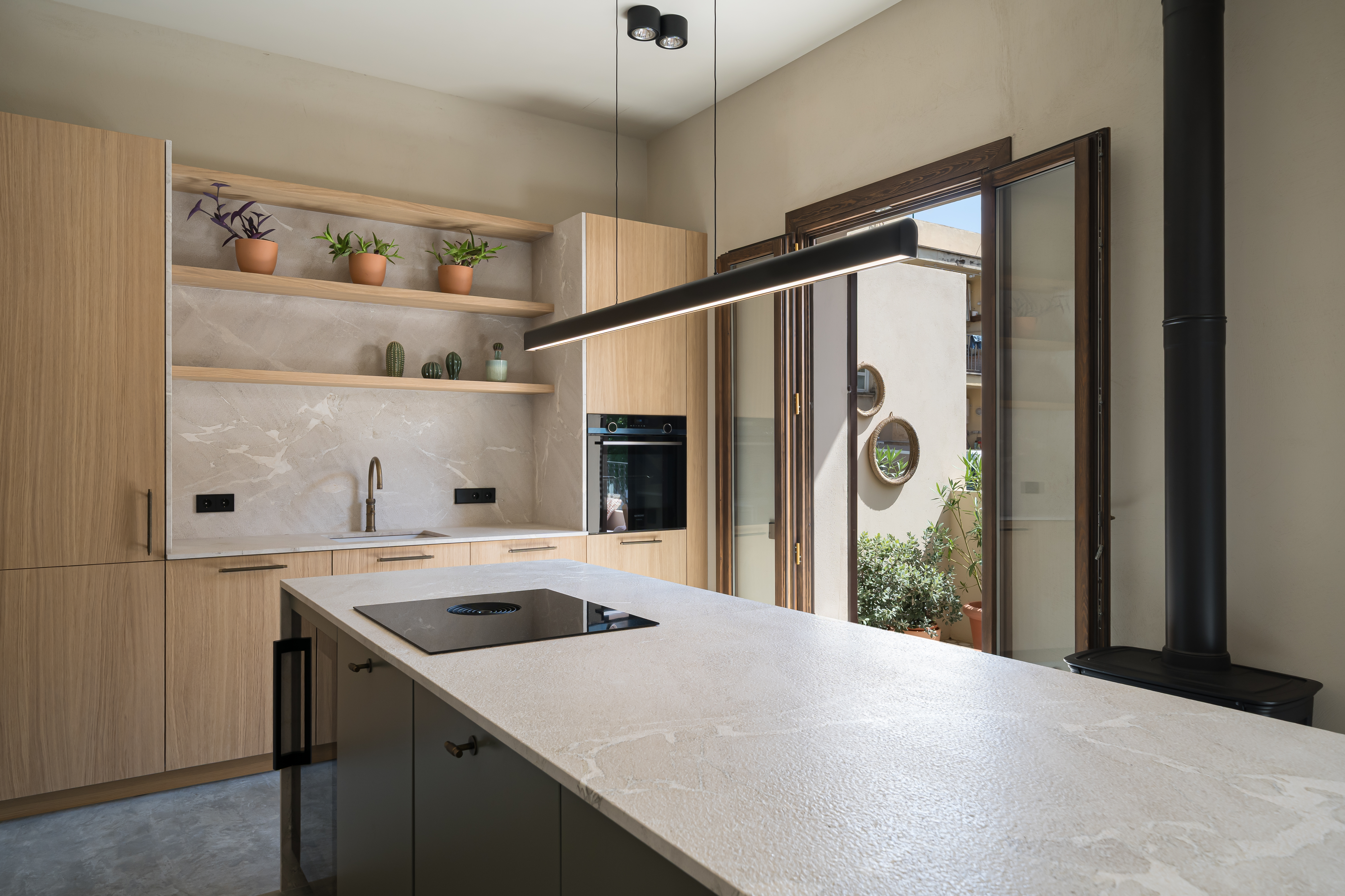Appartement de 3 chambres entièrement rénové à vendre à Son Armadams, Palma. Intérieurs sur mesure, terrasse de 20 m², design méditerranéen et proximité de Santa Catalina et de la forêt de Bellver — photo 6
