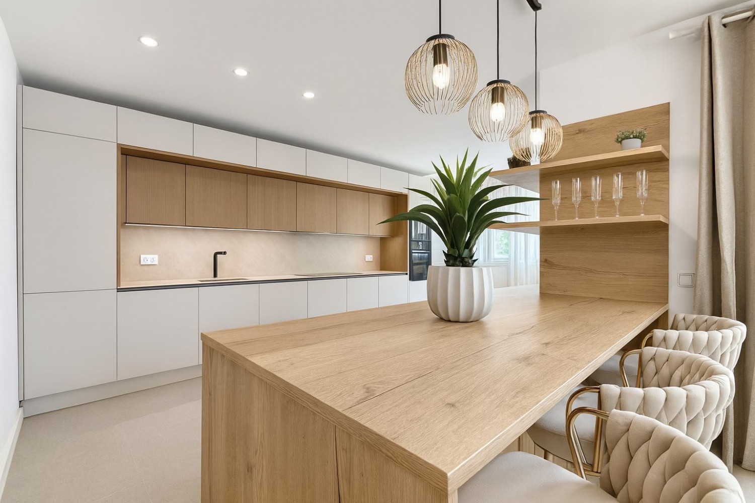 Située dans l'une des rues les plus recherchées de Santa Ponsa, cette villa familiale entièrement rénovée offre confort et commodités toute l'année — photo 11