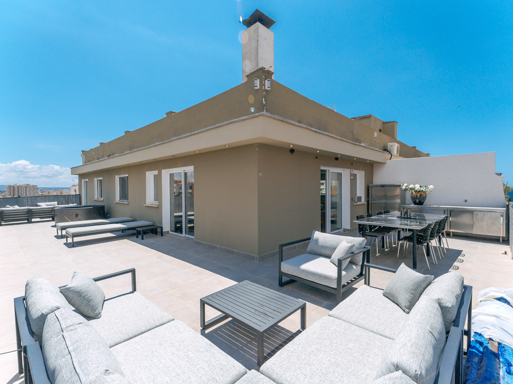 Palma - Penthouse d'angle avec 90 m² de terrasse vue mer et cathédrale — photo 2