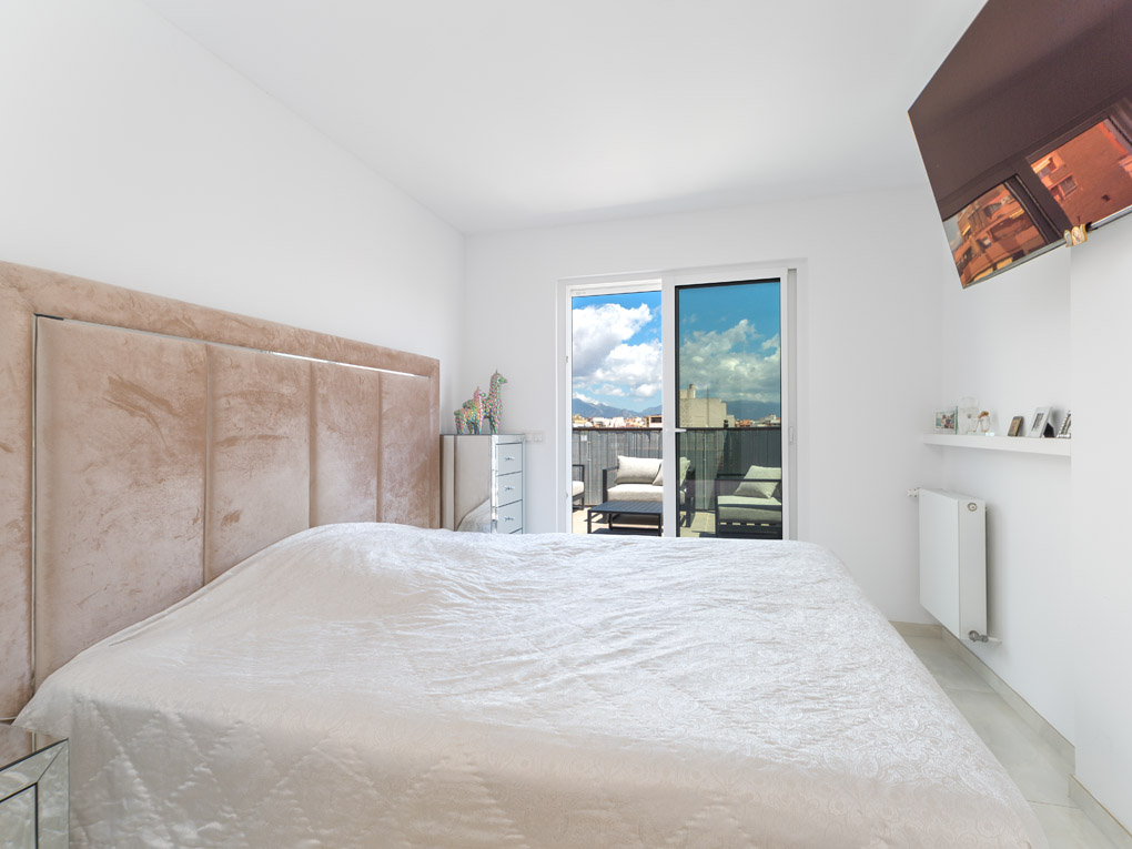 Palma - Penthouse d'angle avec 90 m² de terrasse vue mer et cathédrale — photo 9