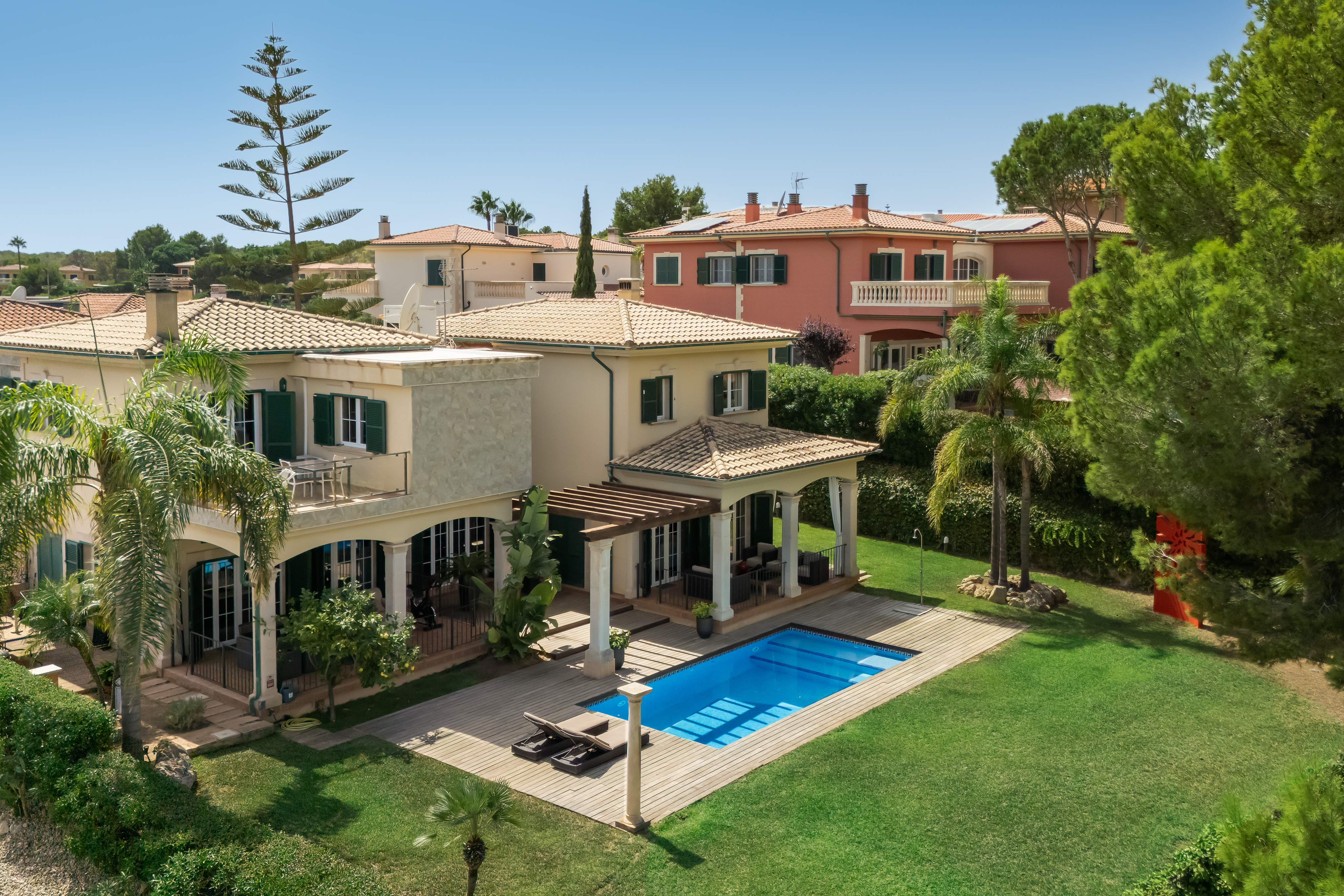 Cala Vynies - Villa de quatre chambres avec espaces de vie distincts, magnifique jardin, piscine et vue mer sur la baie de Palma — photo 21