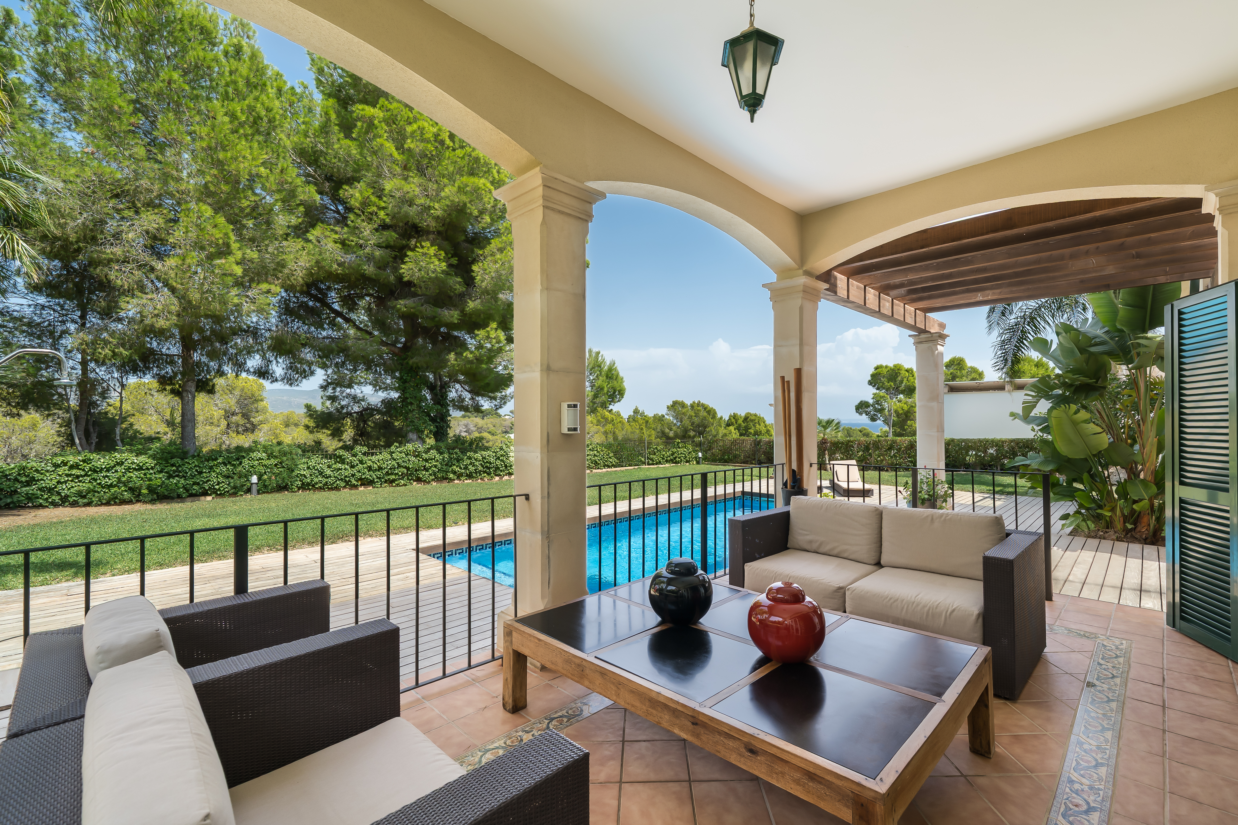 Cala Vynies - Villa de quatre chambres avec espaces de vie distincts, magnifique jardin, piscine et vue mer sur la baie de Palma — photo 22