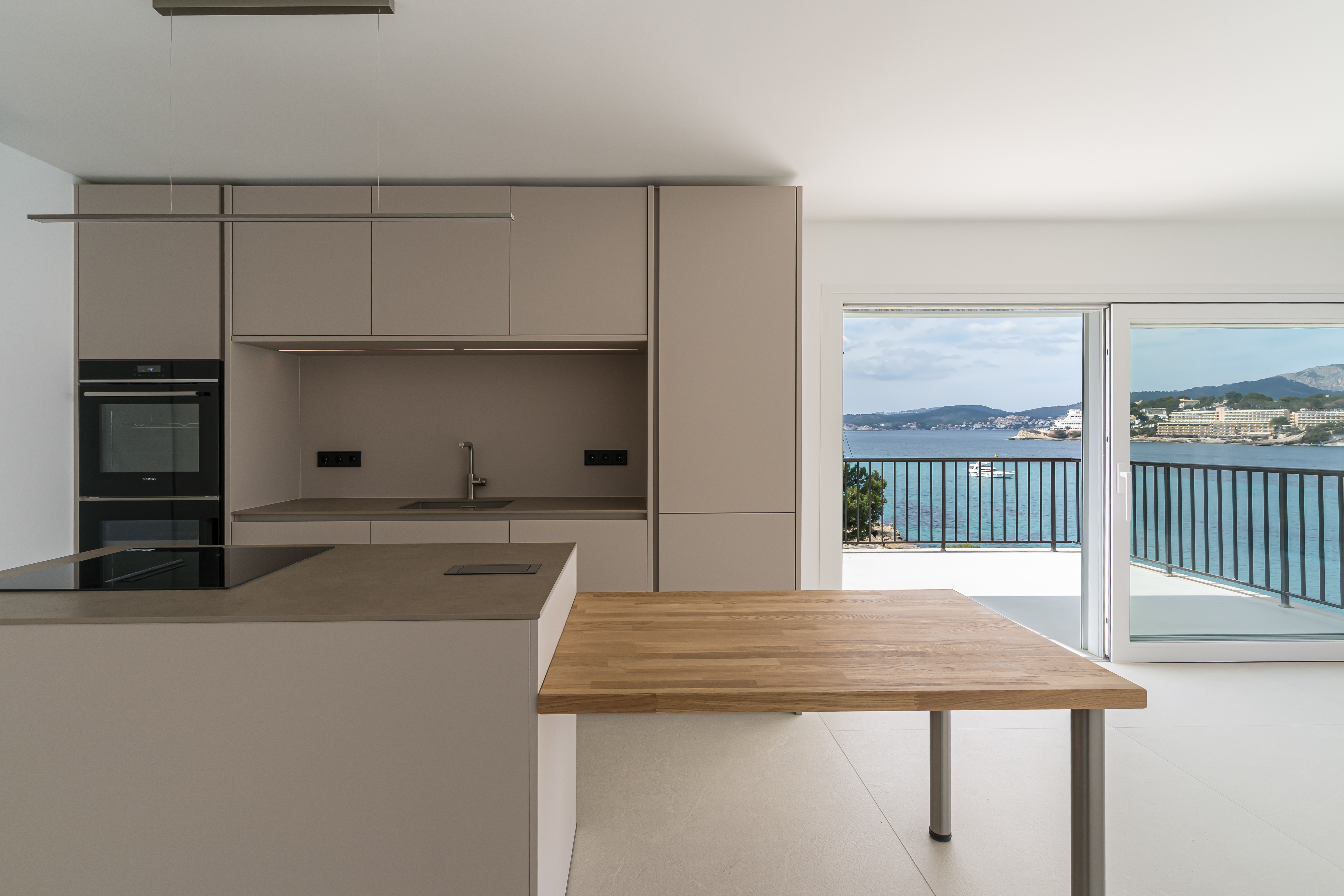 Penthouse en front de mer à Santa Ponsa avec accès direct à la mer et toit-terrasse panoramique — photo 2