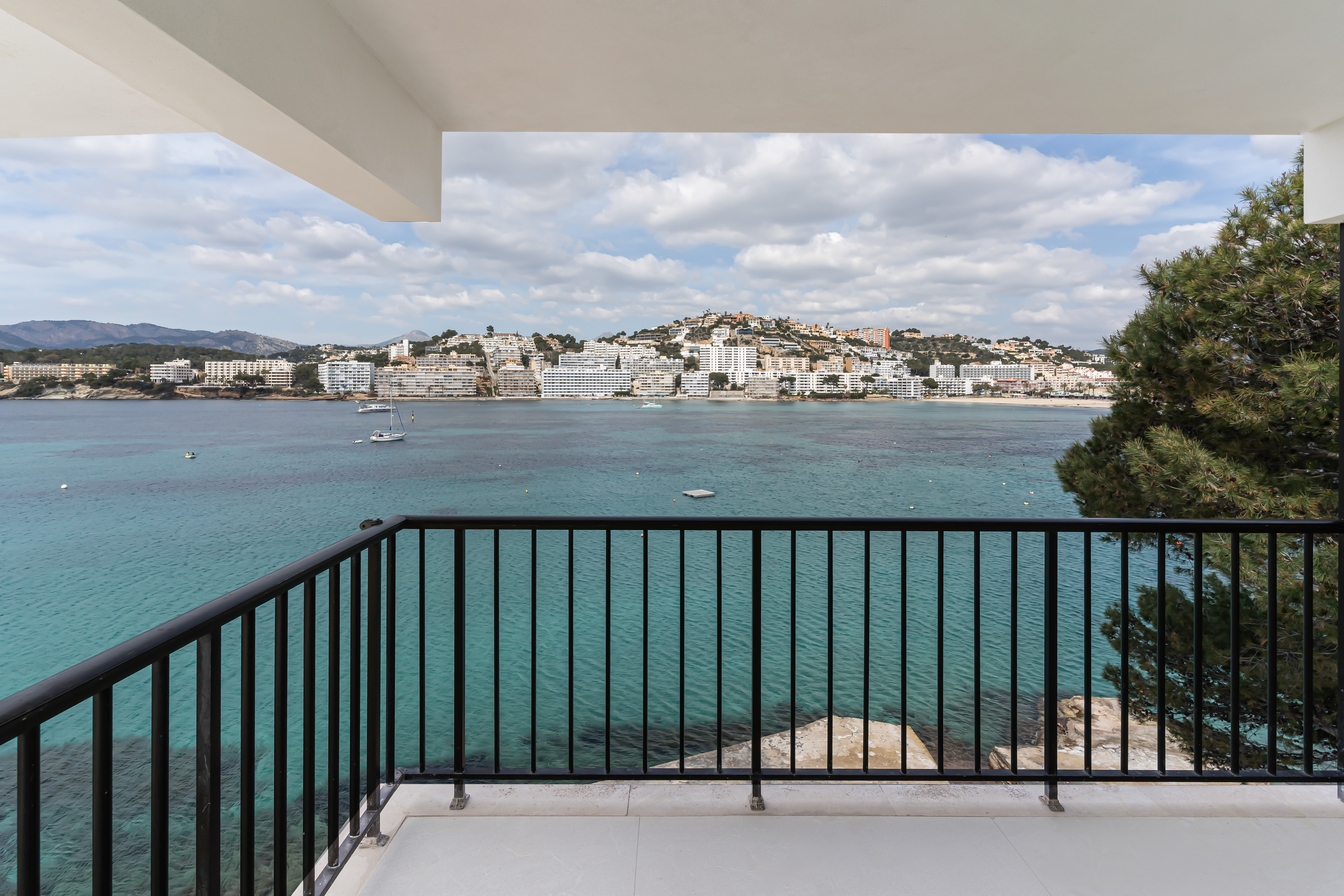 Penthouse en front de mer à Santa Ponsa avec accès direct à la mer et toit-terrasse panoramique — photo 8