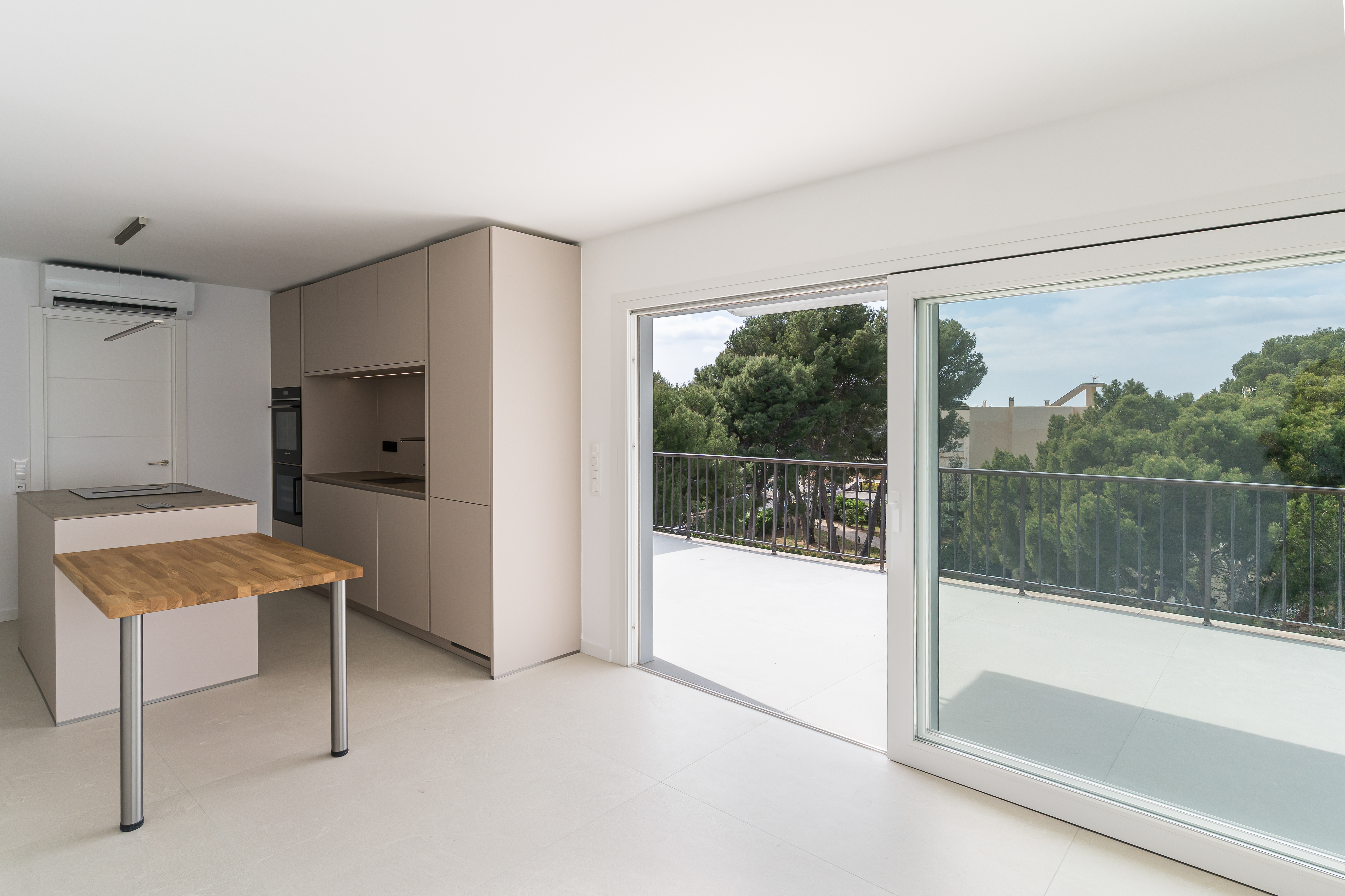 Penthouse en front de mer à Santa Ponsa avec accès direct à la mer et toit-terrasse panoramique — photo 9