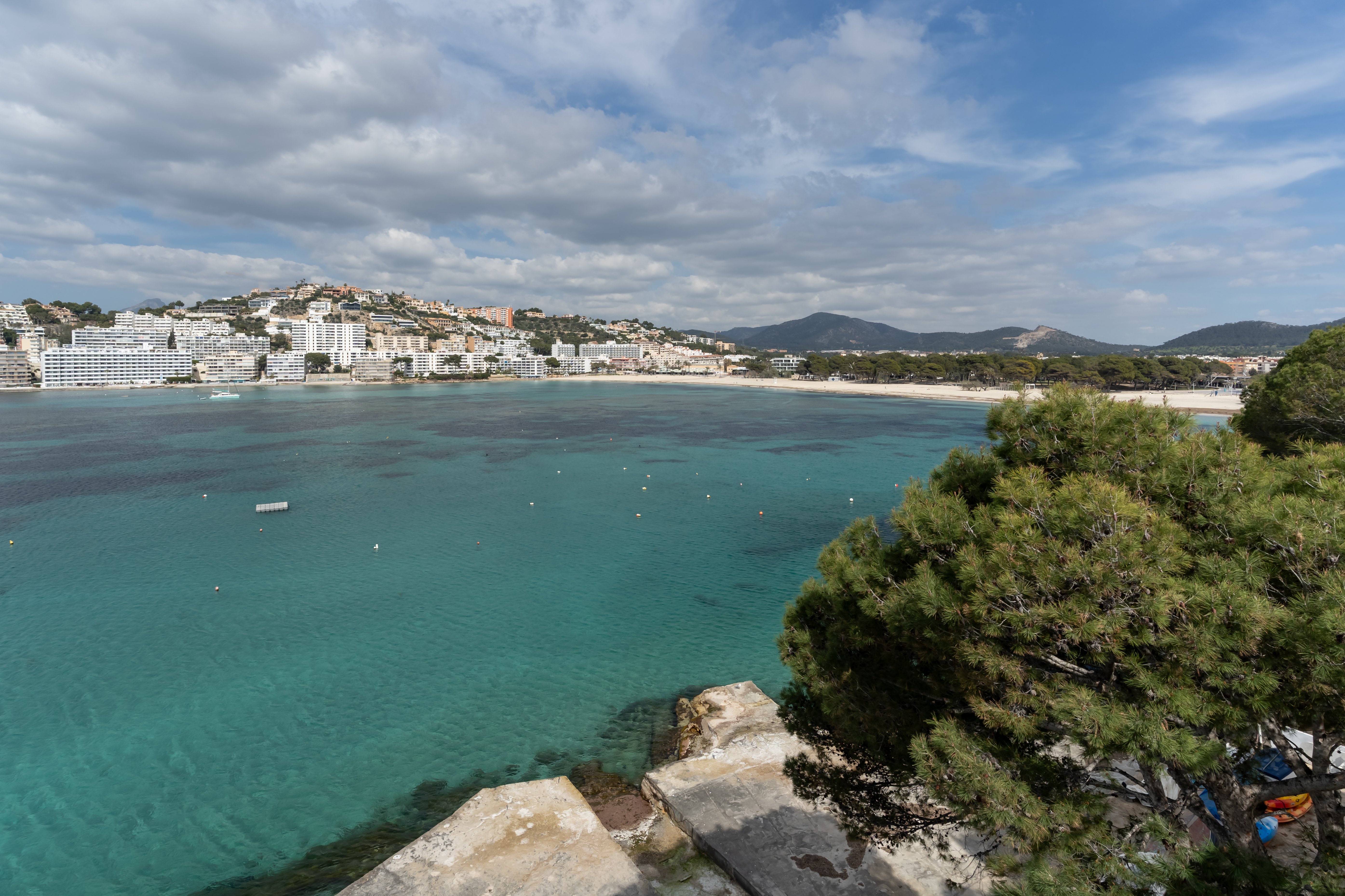 Penthouse en front de mer à Santa Ponsa avec accès direct à la mer et toit-terrasse panoramique — photo 11