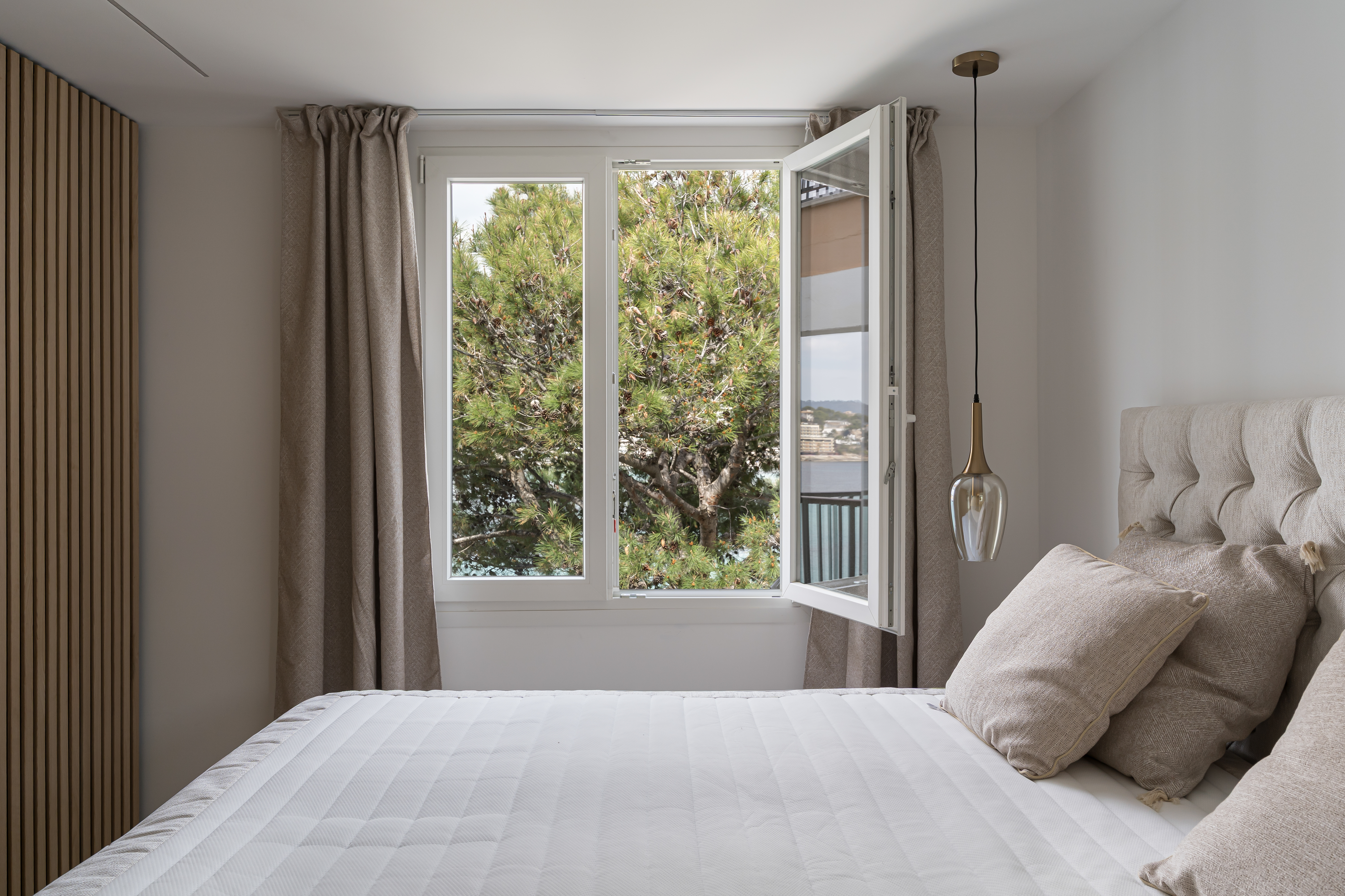 Penthouse en front de mer à Santa Ponsa avec accès direct à la mer et toit-terrasse panoramique — photo 12