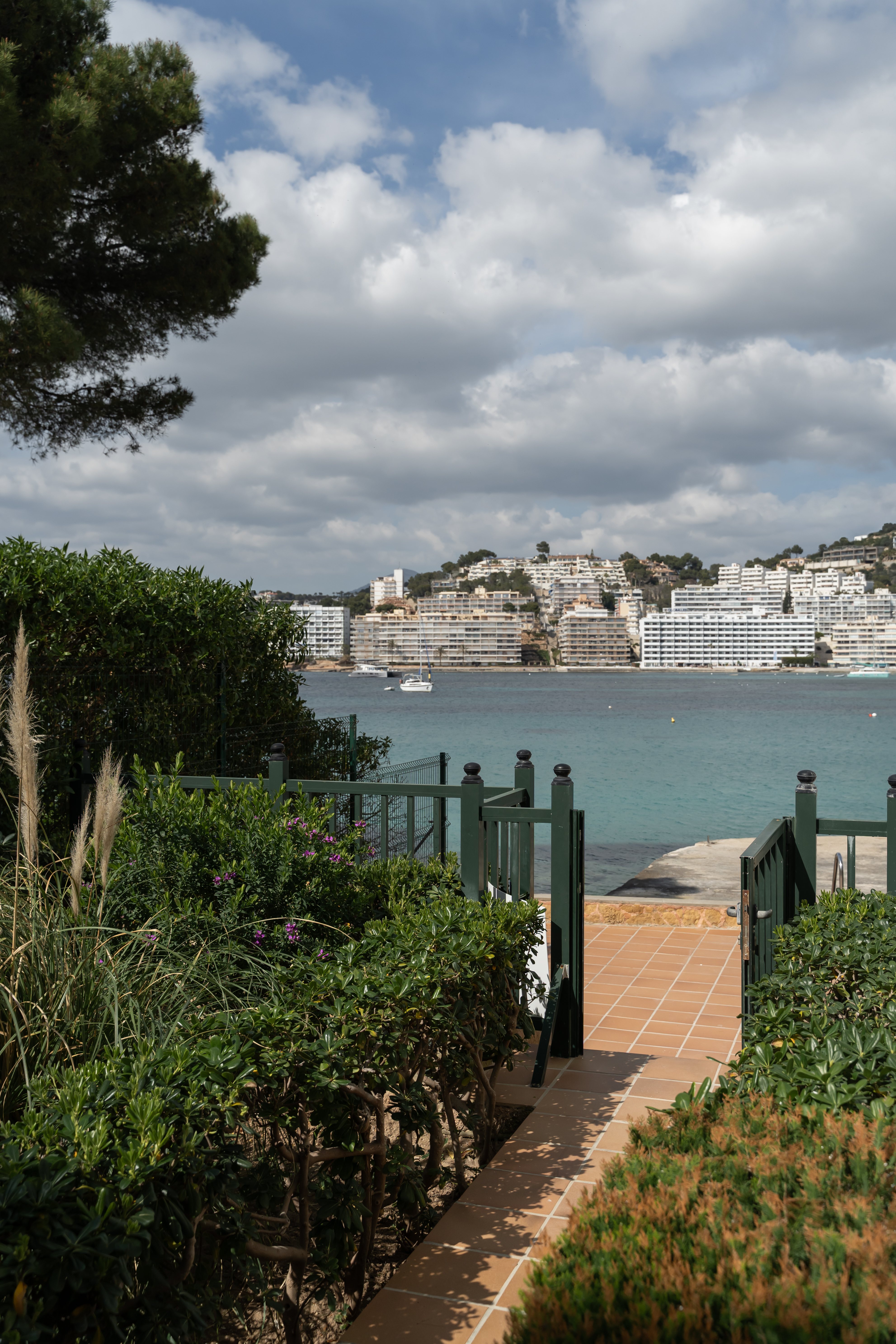 Penthouse en front de mer à Santa Ponsa avec accès direct à la mer et toit-terrasse panoramique — photo 21