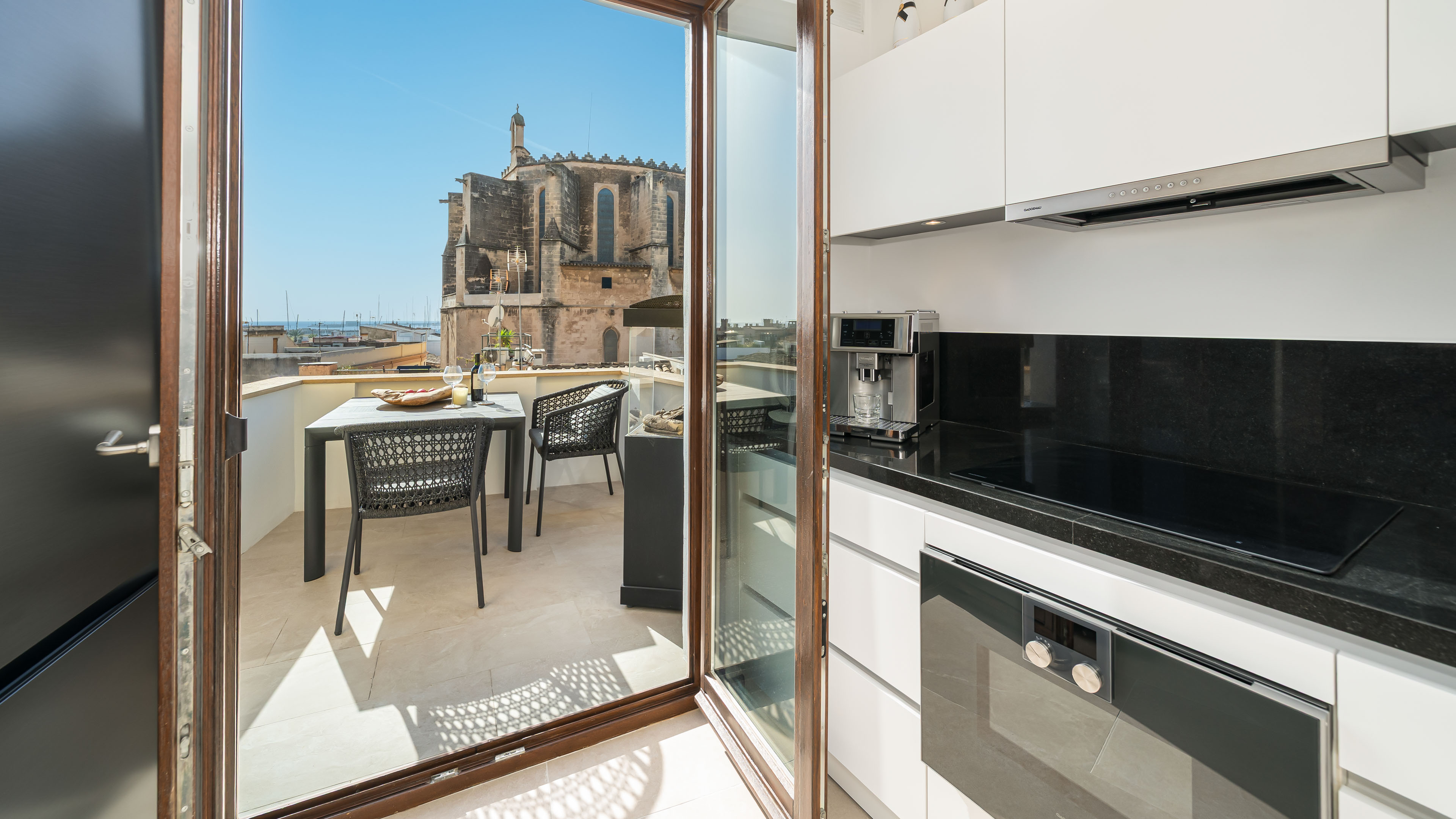 Duplex penthouse à Palma avec trois terrasses, vues sur la cathédrale, la mer et les montagnes, depuis La Lonja — photo 6