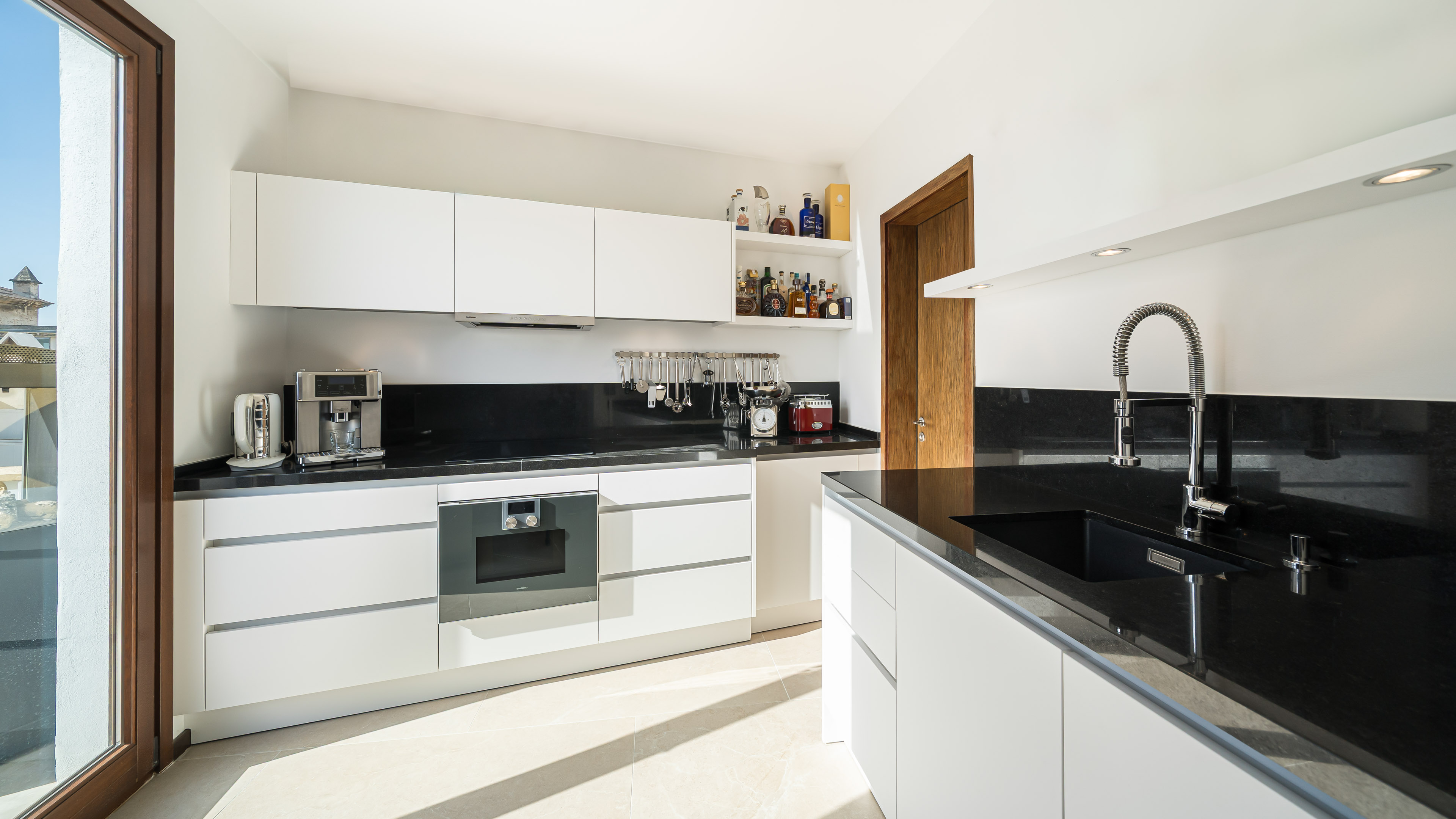 Duplex penthouse à Palma avec trois terrasses, vues sur la cathédrale, la mer et les montagnes, depuis La Lonja — photo 7