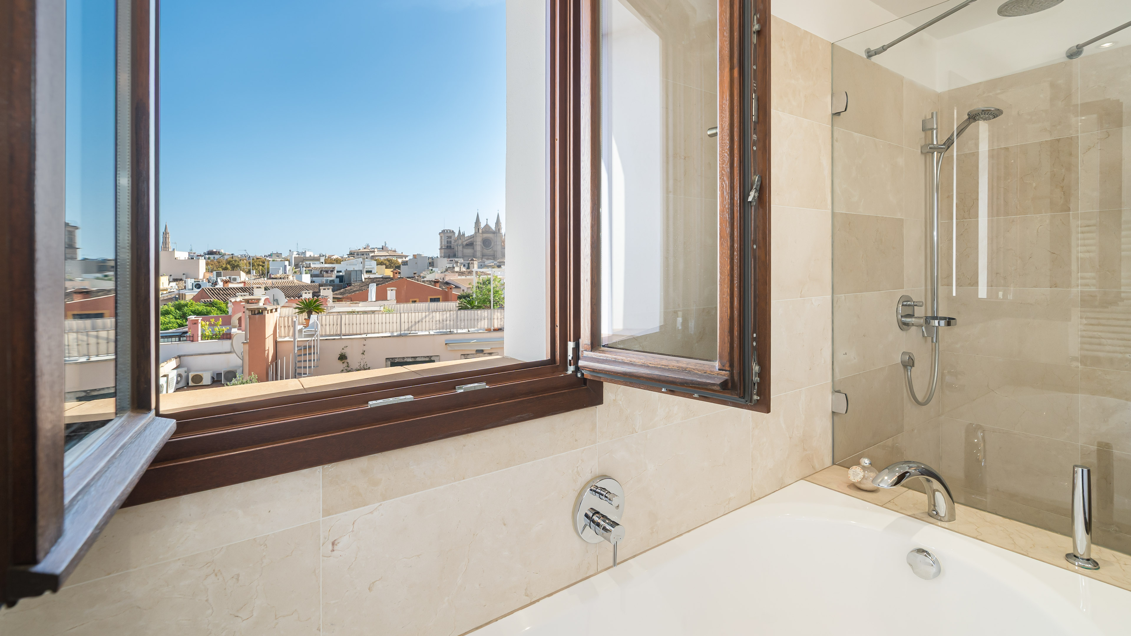 Duplex penthouse à Palma avec trois terrasses, vues sur la cathédrale, la mer et les montagnes, depuis La Lonja — photo 14