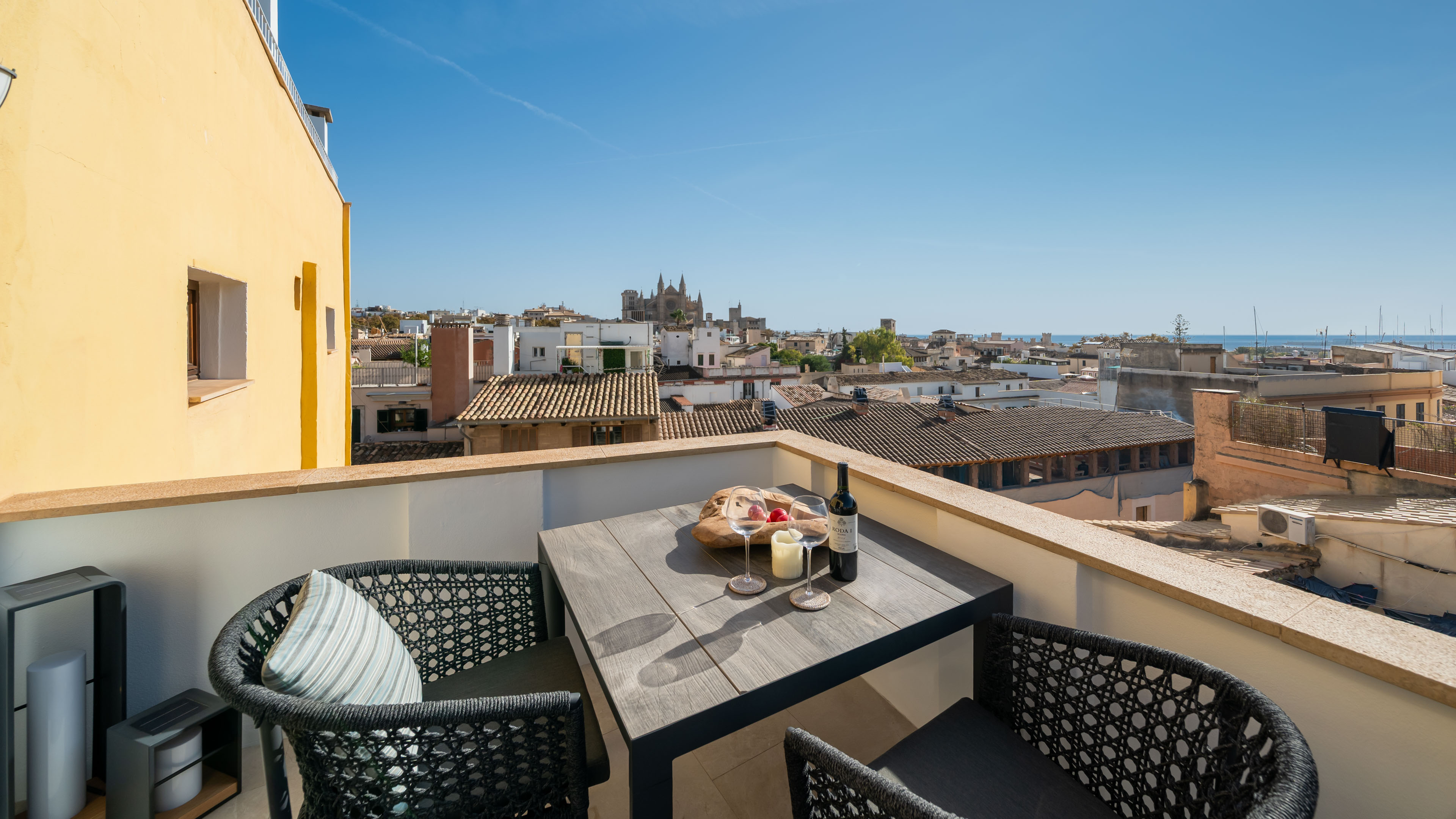 Duplex penthouse à Palma avec trois terrasses, vues sur la cathédrale, la mer et les montagnes, depuis La Lonja — photo 18
