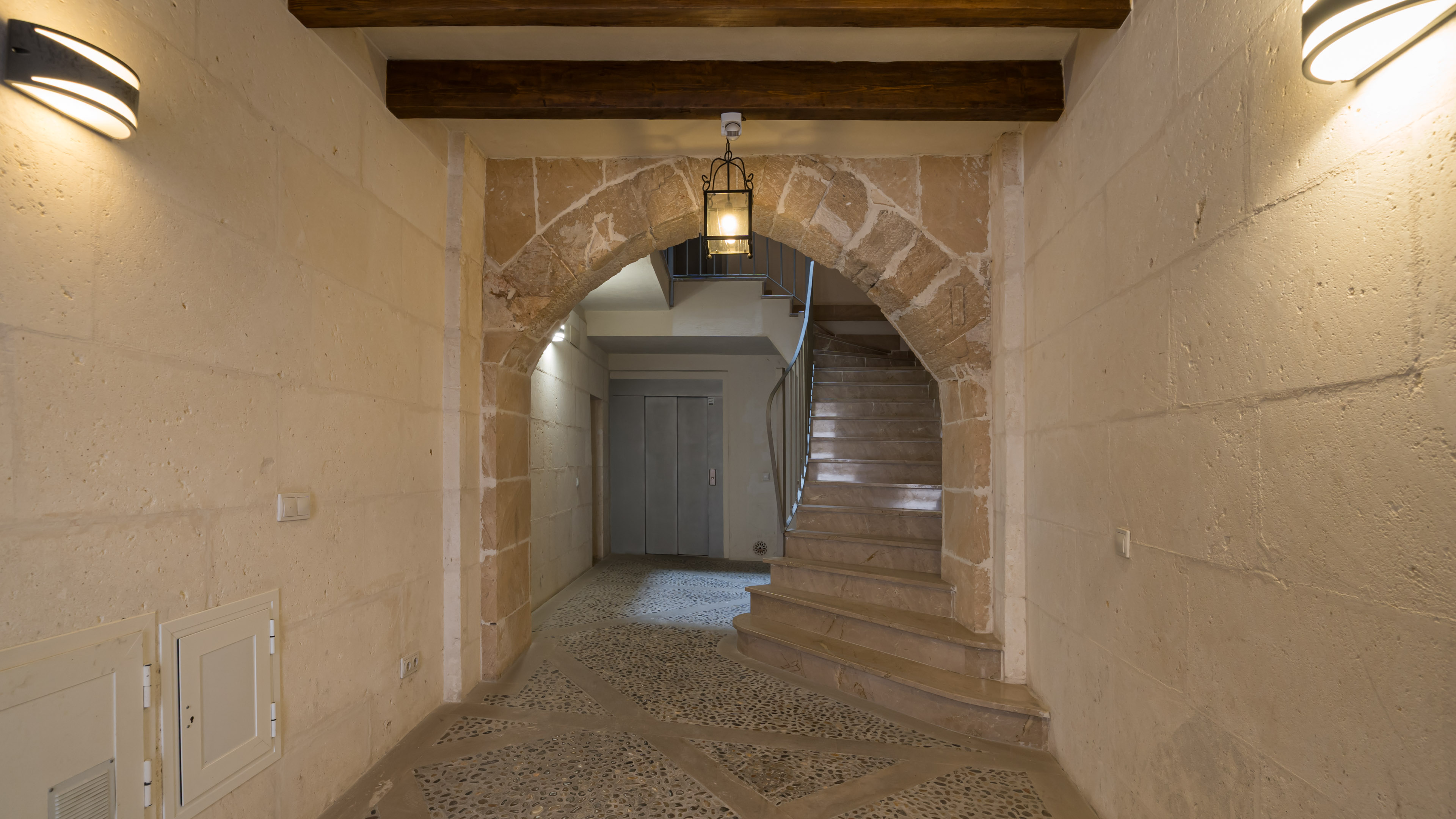 Duplex penthouse à Palma avec trois terrasses, vues sur la cathédrale, la mer et les montagnes, depuis La Lonja — photo 25